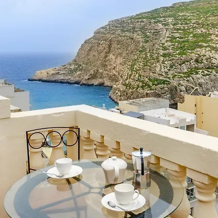 Sea Views @ Modern W/ Cosy Terrace Lejlighed *