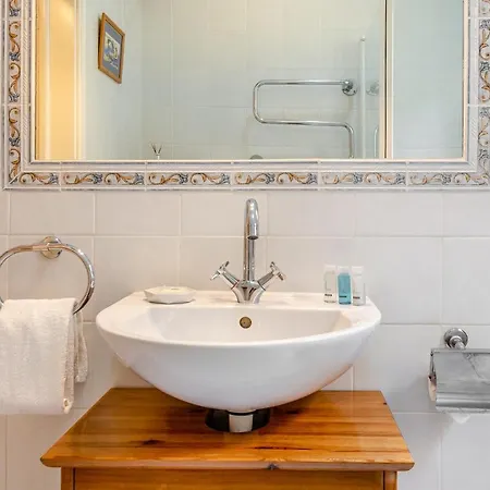 Sea Views @ Modern W/ Cosy Terrace Apartment Xlendi
