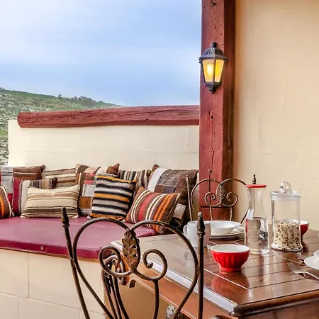 Sea Views @ Modern W/ Cosy Terrace